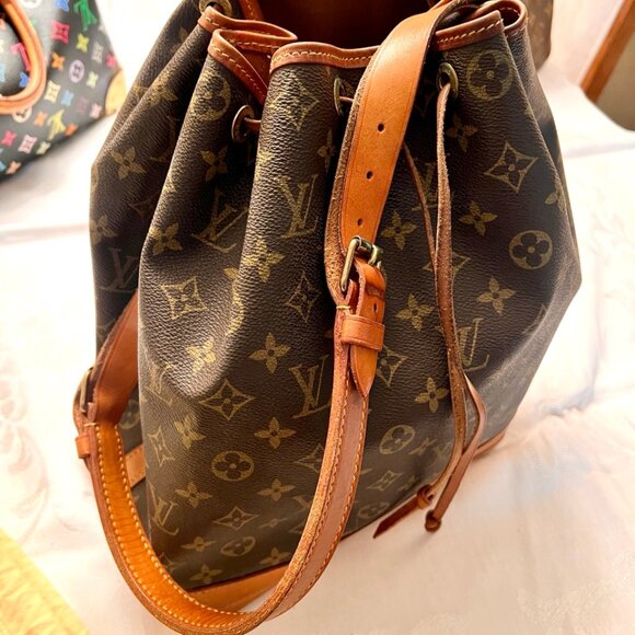 Louis Vuitton Vintage Monogram Bucket Bag - Picture 3 of 11